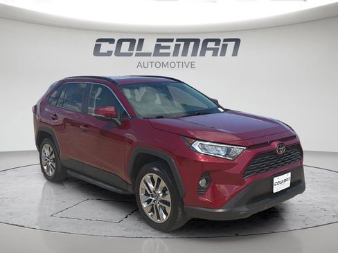 Used 2019 Toyota RAV4 XLE Premium w/ Cold Weather Package AWD/4WD image 7