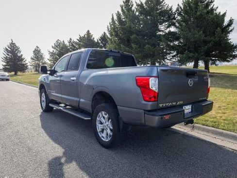 Used 2019 Nissan Titan SV w/ SV Convenience Package image 7