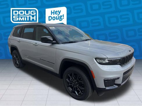 New 2025 Jeep Grand Cherokee L Limited w/ Trailer Tow Package AWD/4WD image 7