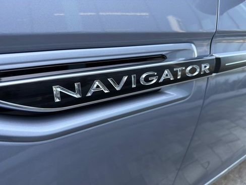 Used 2019 Lincoln Navigator Black Label w/ Cargo Package AWD/4WD image 9