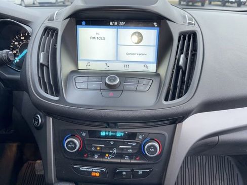 Used 2019 Ford Escape SE image 8