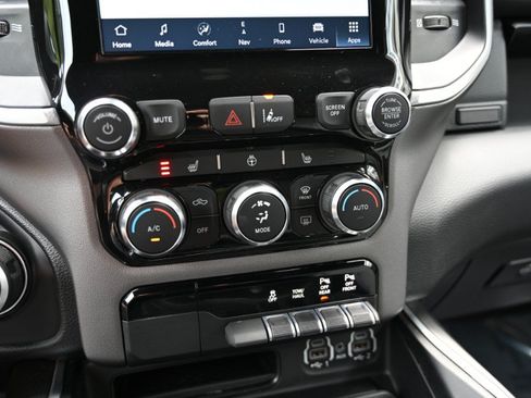 Used 2022 RAM 1500 Big Horn AWD/4WD image 24