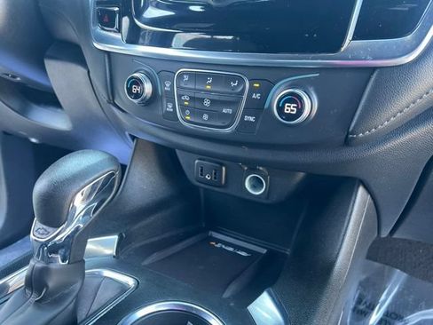 Used 2023 Chevrolet Traverse LT FWD image 24