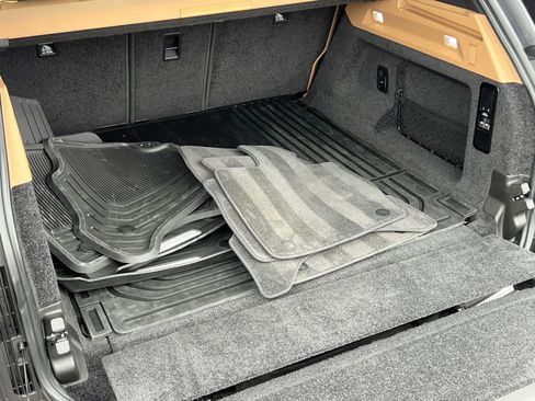 Used 2023 Land Rover Range Rover SE image 22