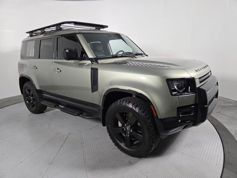 Used 2022 Land Rover Defender 110 X-Dynamic HSE image 16