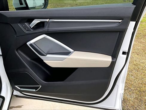 Used 2020 Audi Q3 2.0T Premium Plus w/ Premium Plus Package image 20