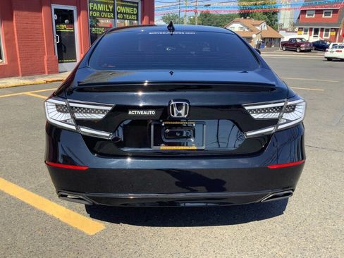 Used 2018 Honda Accord Sport image 6