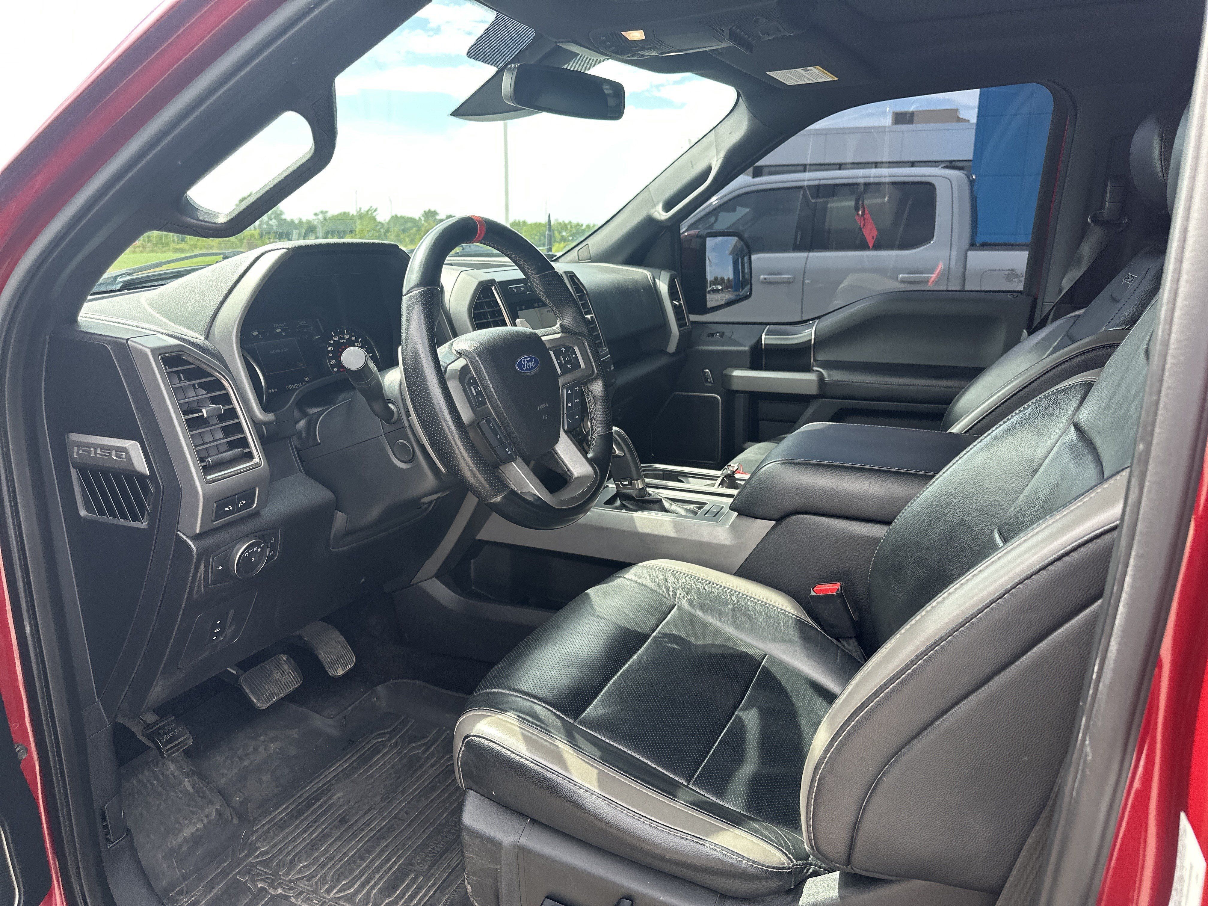 Used 2017 Ford F150 Raptor w/ Equipment Group 802A Luxury AWD/4WD image 12