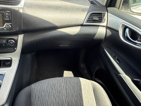 Used 2015 Nissan Sentra SV FWD image 21