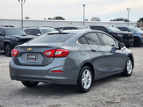 Used 2018 Chevrolet Cruze LT image 7