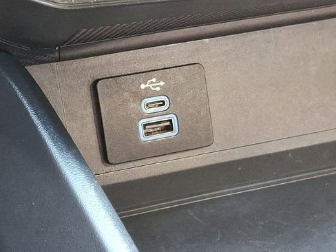 Used 2024 Ford Mustang Convertible image 21