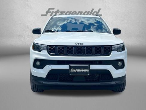 Used 2025 Jeep Compass Latitude w/ Convenience Group AWD/4WD image 6