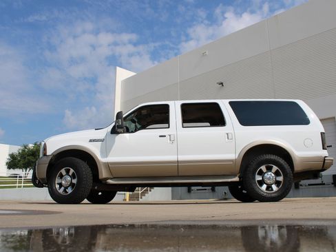 Used 2005 Ford Excursion Eddie Bauer RWD image 7