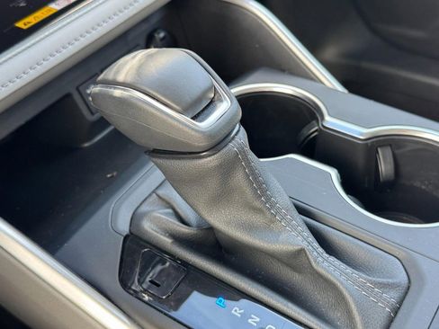 Used 2025 Toyota Highlander AWD image 20