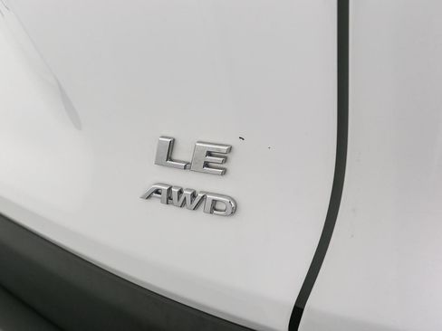 Used 2023 Toyota RAV4 LE AWD/4WD image 11