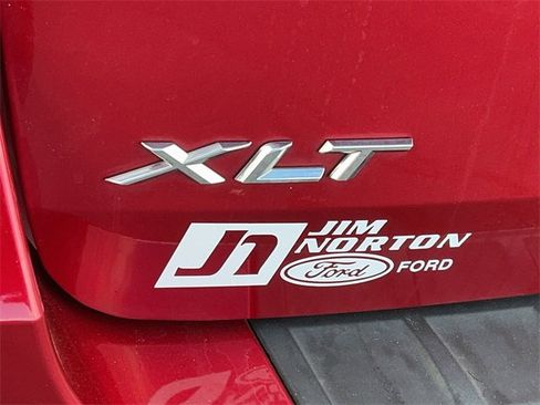 Used 2020 Ford Explorer XLT w/ Equipment Group 202A image 10