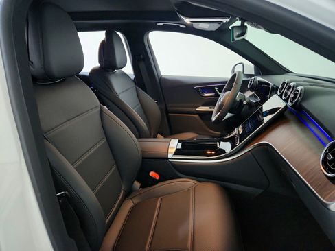 New 2026 Mercedes-Benz GLC 300 image 11