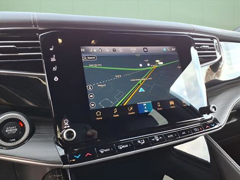 Used 2023 Jeep Wagoneer L Series III w/ Rear Seat Video Group 1 image 17