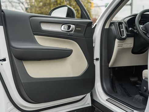 New 2026 Volvo XC40 B5 Ultra w/ Protection Package Premier image 39