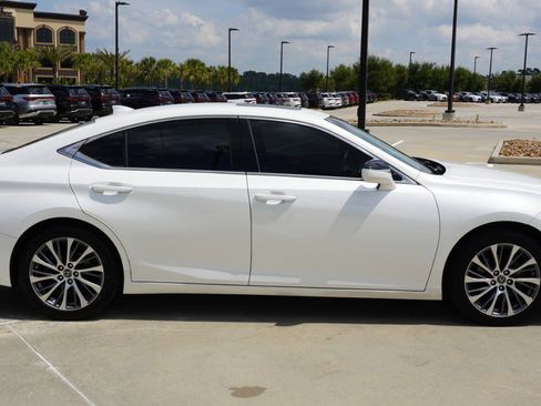 Used 2019 Lexus ES 350 w/ Premium Package image 4