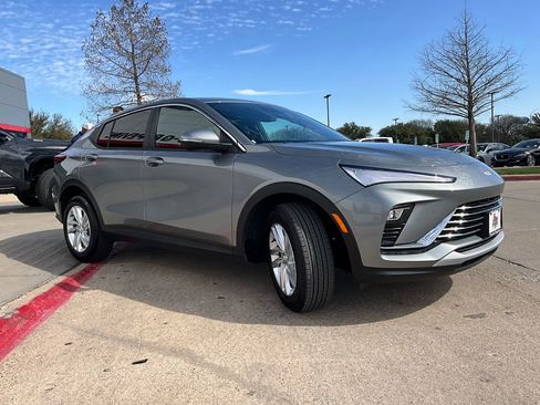 Used 2025 Buick Envista Preferred image 4