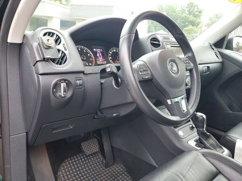 Used 2013 Volkswagen Tiguan SEL FWD image 18