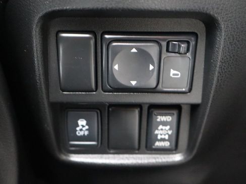 Used 2012 Nissan Juke SL image 29