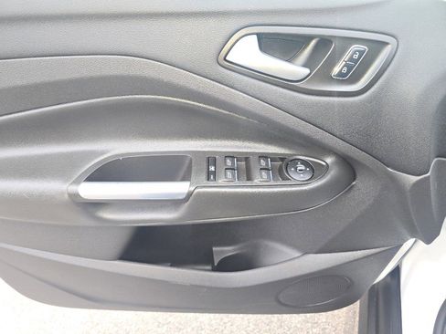 Used 2016 Ford C-MAX SE image 21