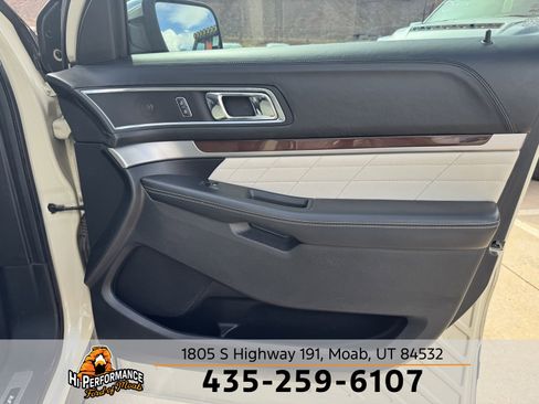 Used 2018 Ford Explorer Platinum image 29