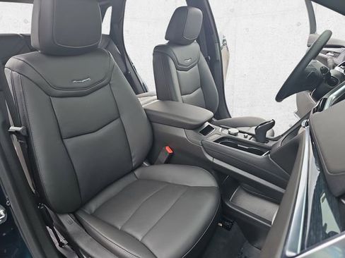 Used 2025 Cadillac XT5 Premium Luxury w/ LPO, Floor Liner Package AWD/4WD image 10