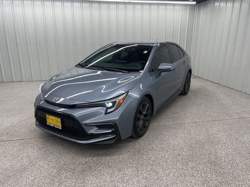 Used 2023 Toyota Corolla SE image 3