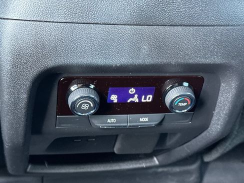 Used 2026 Chevrolet Traverse LT w/ Midnight/Sport Edition FWD image 41