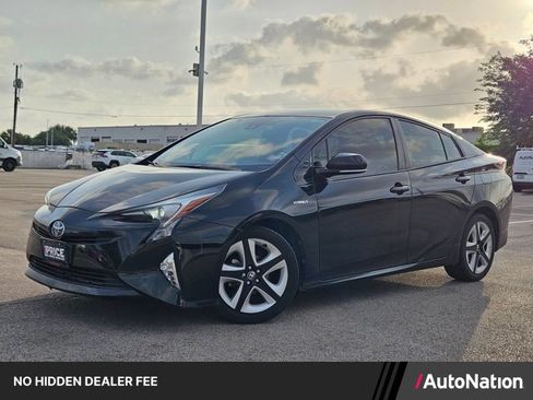 Used 2017 Toyota Prius Three Touring FWD image 1