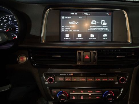 Used 2020 Kia Optima EX image 15