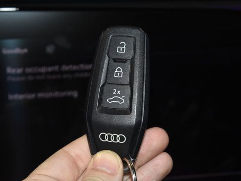 Certified 2025 Audi Q5 2.0T Premium w/ Convenience Package image 15