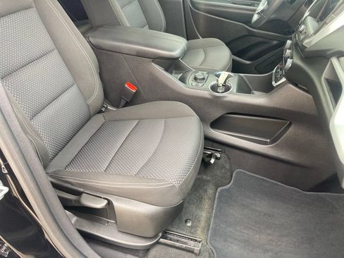 Used 2024 GMC Terrain SLE w/ Driver Convenience Package AWD/4WD image 42
