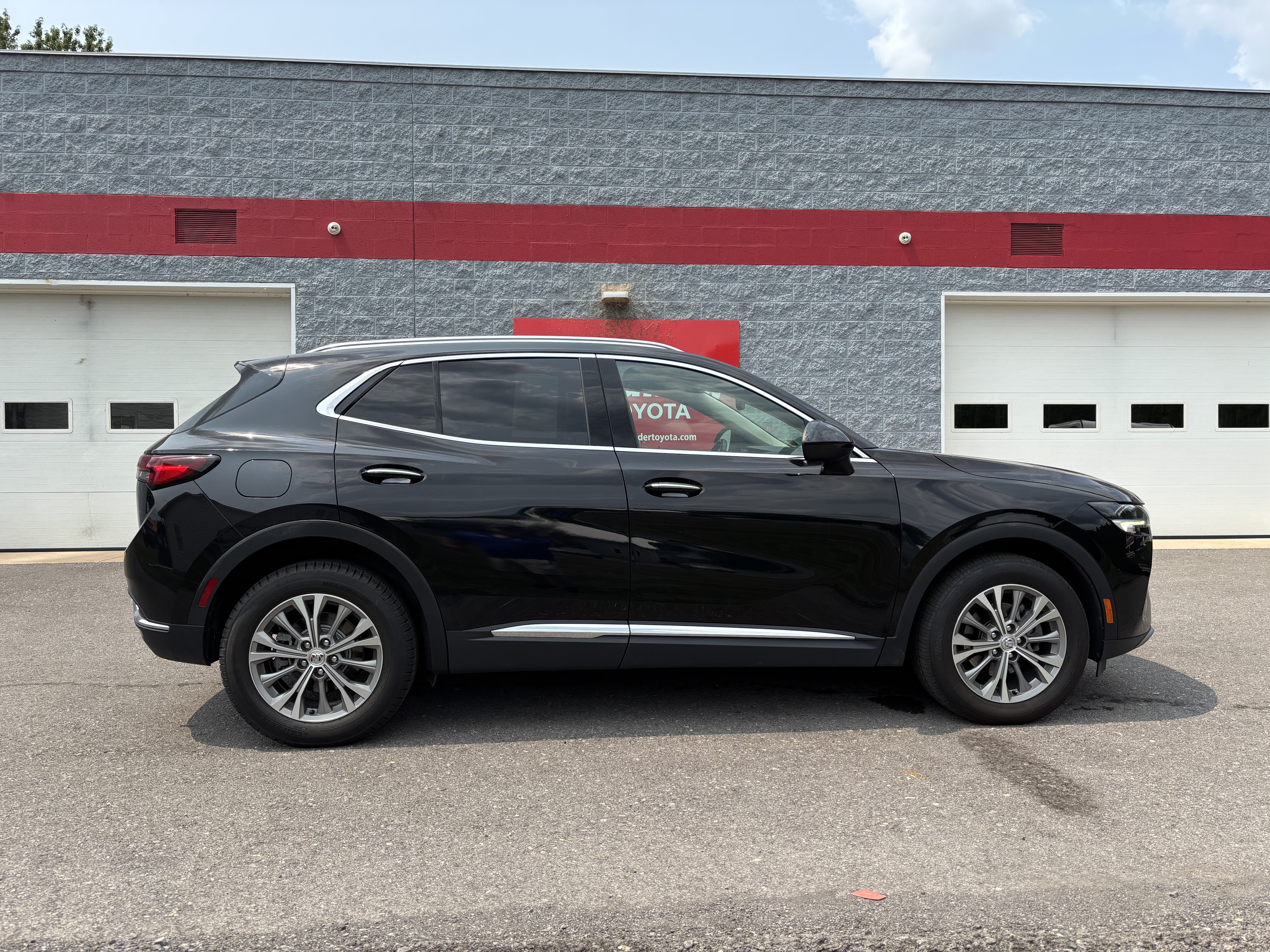 Used 2023 Buick Envision Preferred AWD/4WD image 2