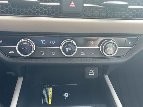 Certified 2025 Honda HR-V EX-L image 15
