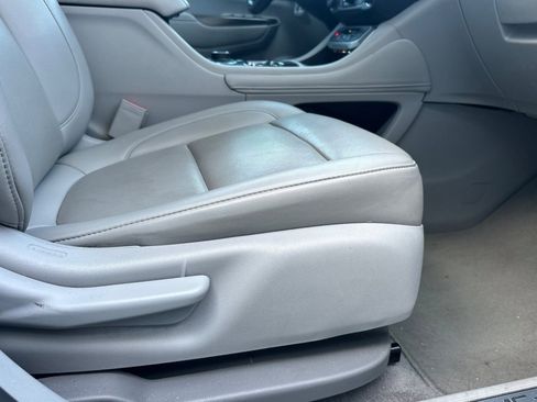 Used 2021 GMC Acadia SLT image 25