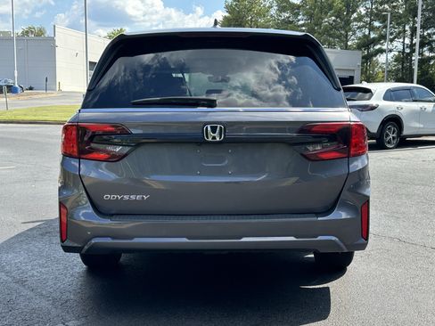 Used 2025 Honda Odyssey EX-L image 12