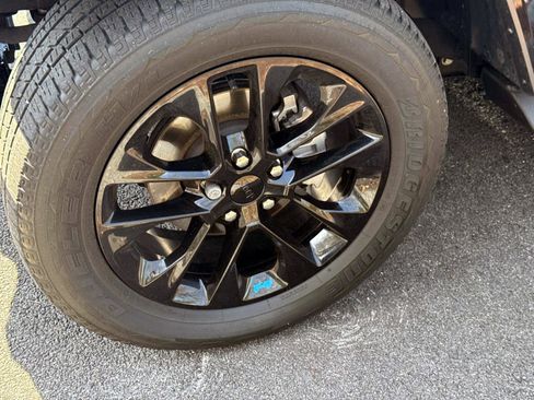 Used 2023 Jeep Wrangler Unlimited Sahara w/ Cold Weather Group image 5