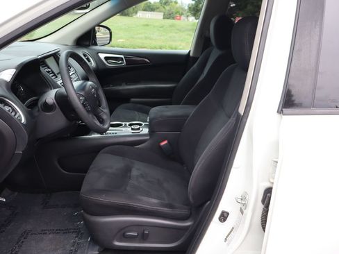 Used 2016 Nissan Pathfinder SV AWD/4WD image 19