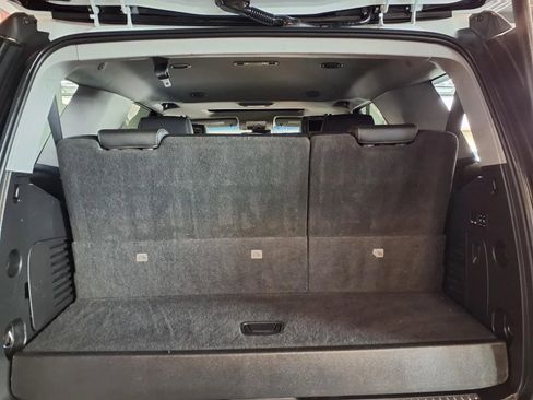 Used 2018 GMC Yukon SLT w/ Premium Edition image 6
