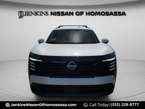 Certified 2025 Nissan Kicks SR FWD image 10