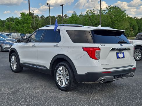 Used 2023 Ford Explorer Limited w/ Equipment Group 301A image 9