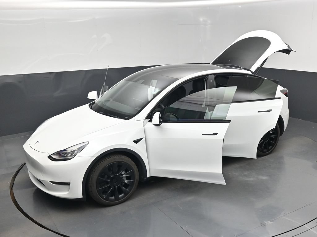 Used 2022 Tesla Model Y Long Range AWD/4WD image 20