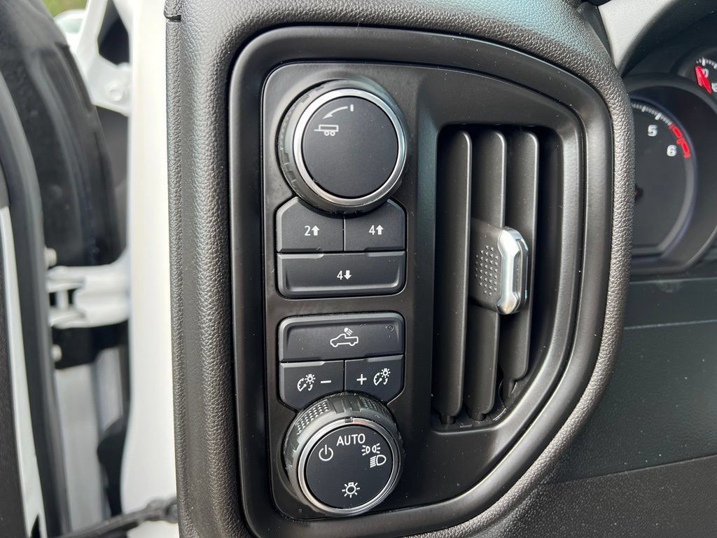Used 2024 Chevrolet Silverado 2500 Custom w/ Custom Convenience Package AWD/4WD image 31