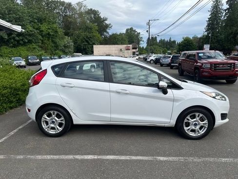 Used 2014 Ford Fiesta SE FWD image 4