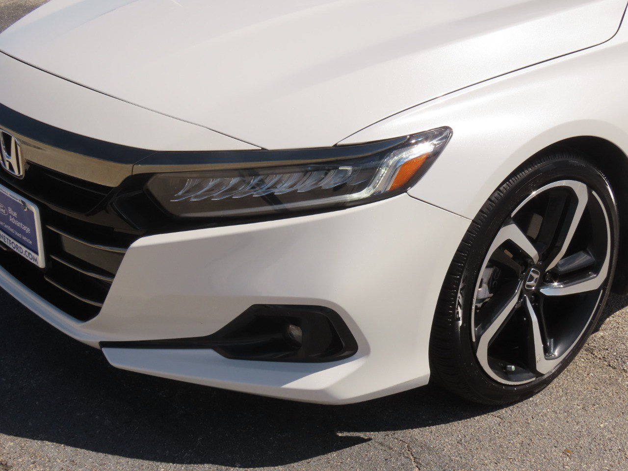 Used 2022 Honda Accord Sport image 3