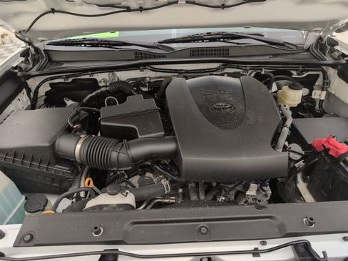 Used 2020 Toyota Tacoma SR5 image 36